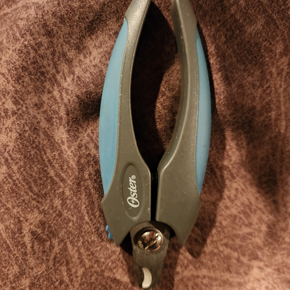 Oster Blue and Black Pet Nail Trimmer